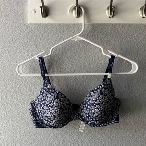 PINK Victoria's Secret Navy Paisley Bra